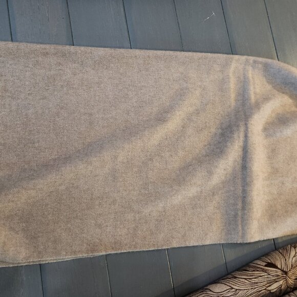 La Fiorentina Women's Beige Floral Print Cashmere Wrap One Size Fits Most - Picture 7 of 9